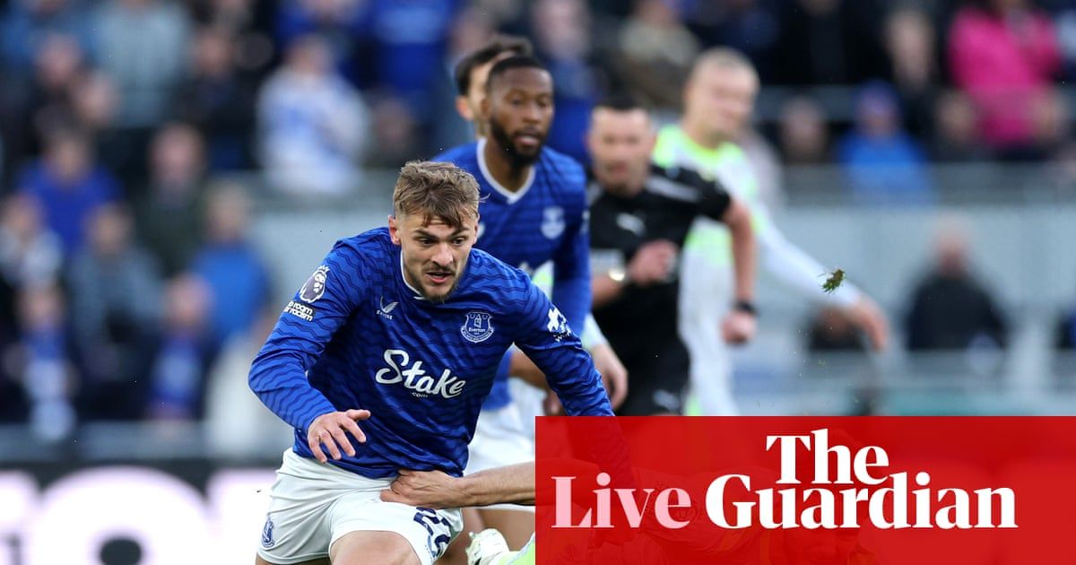 Everton v Manchester City: Premier League - live