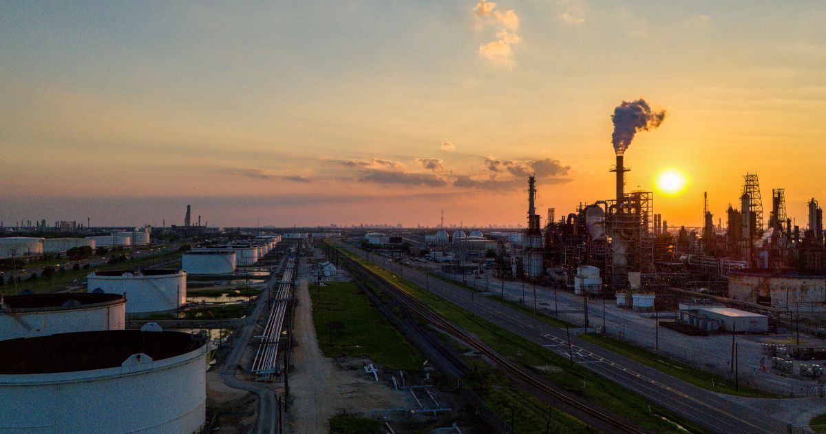 DOJ probes billions’ worth of oil trades timed to Iran war news